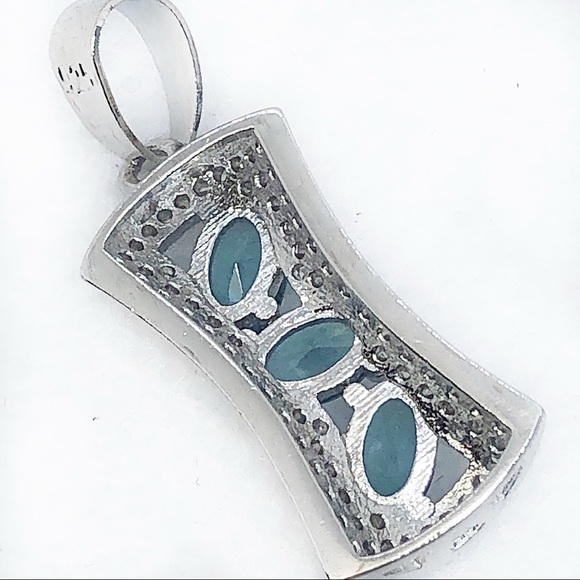 London Blue Topaz Pendant - Picture 4 of 4